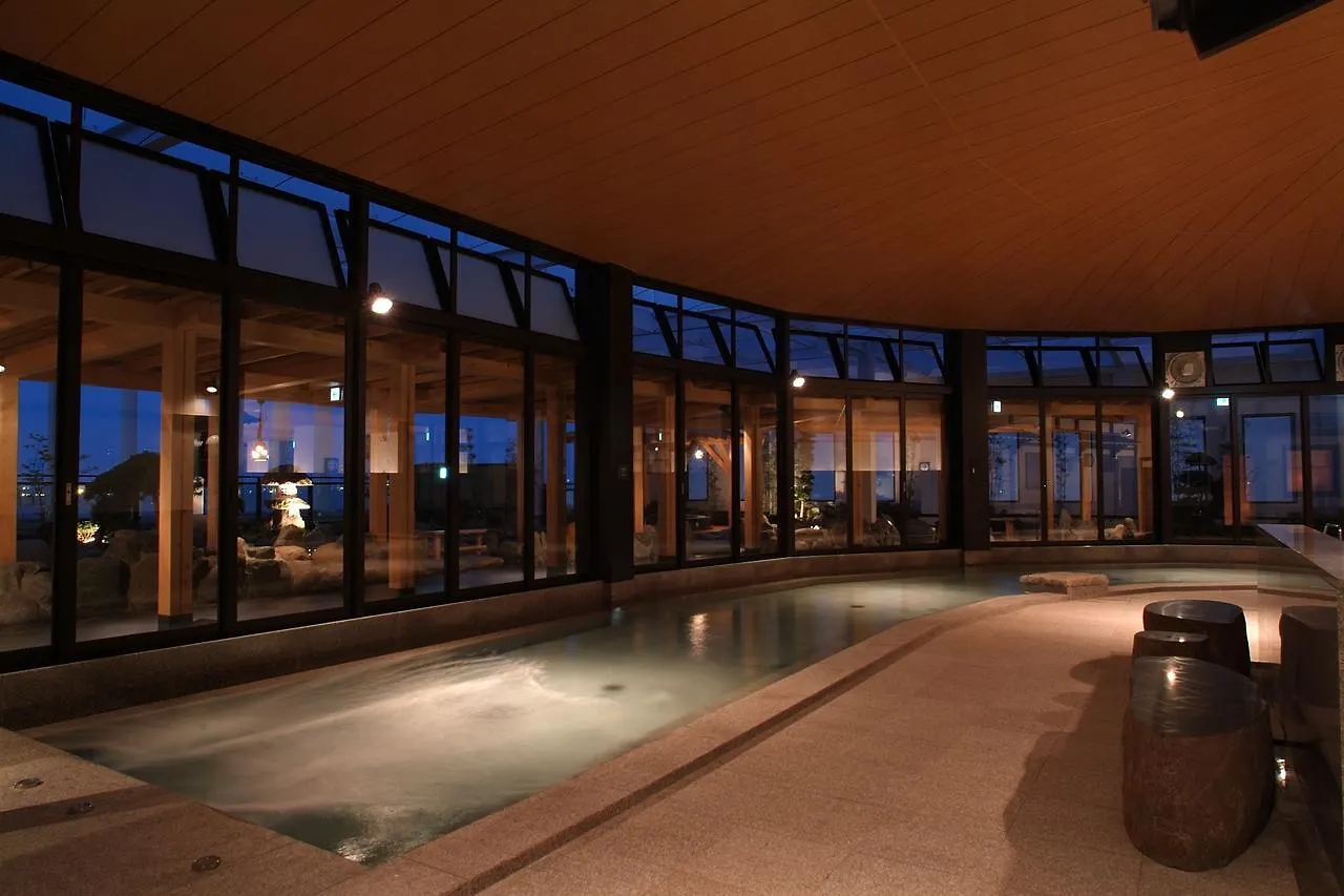 Yokohama Minatomirai Manyo Club Hotel